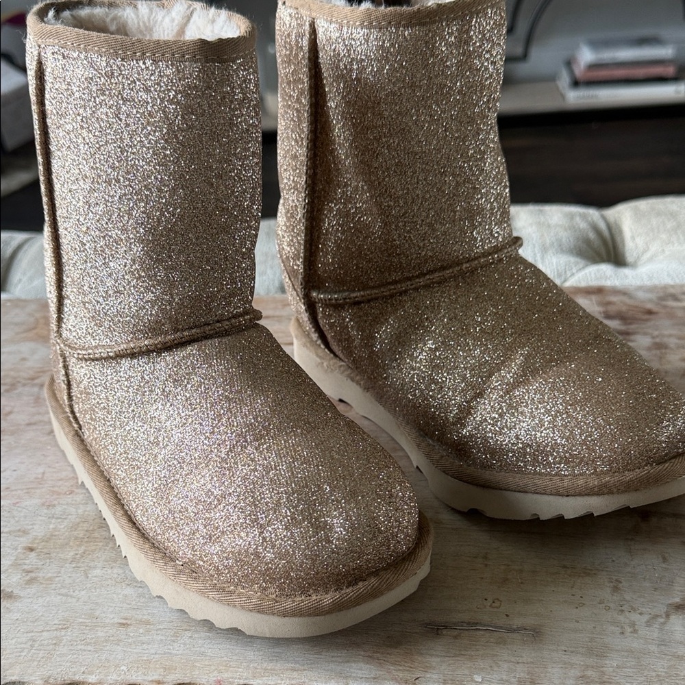 Ugg Women’s 5 Sparkly Glitter‎ Gold Ankle Boots